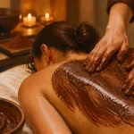 Massage au chocolat : cacao tiède et peau douce en cabine spa